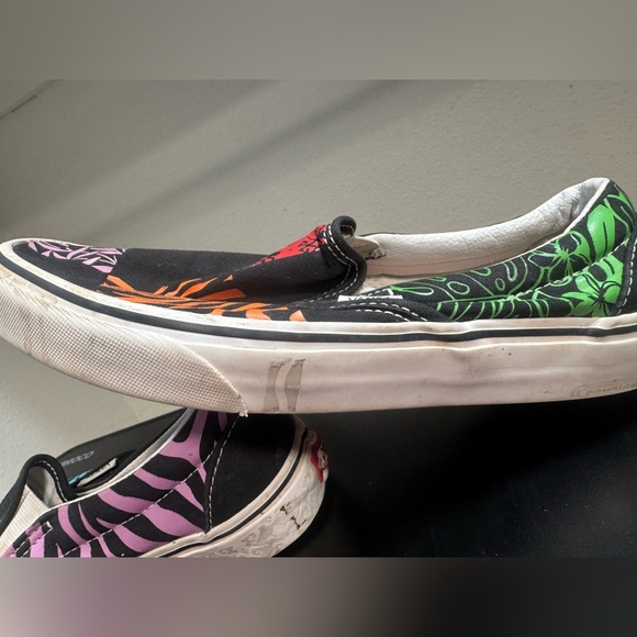 Vans Classic Slip-On Patchwork Floral Zebra Crayola Sneakers - Multicolor - Picture 5 of 8